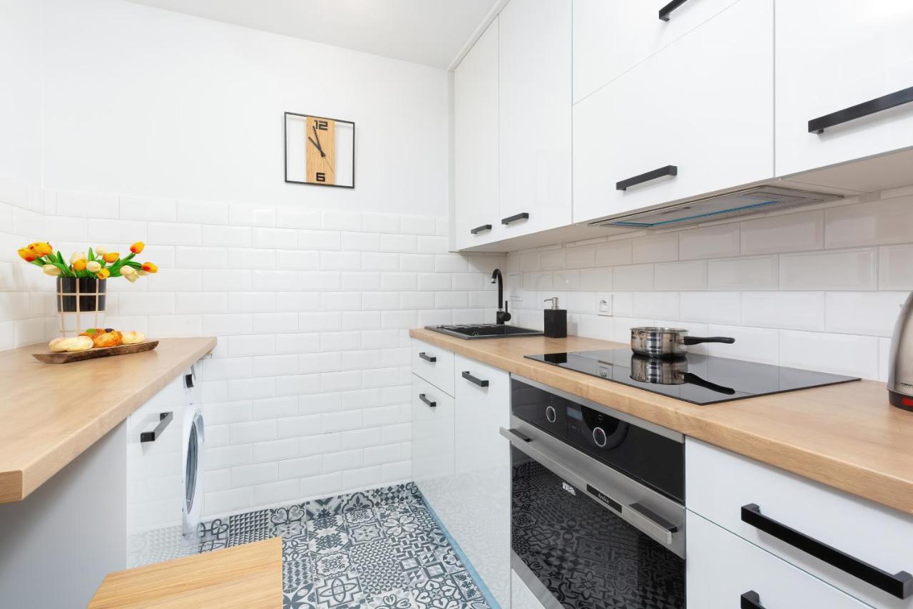 Metro Marymont Apartment By Noclegi Renters Varsóvia Exterior foto